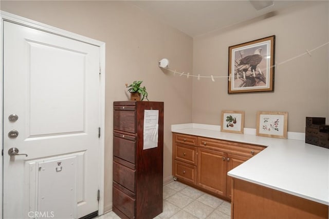 42432 72nd St W, Lancaster, CA 93536 - laundry room featuring baseboards