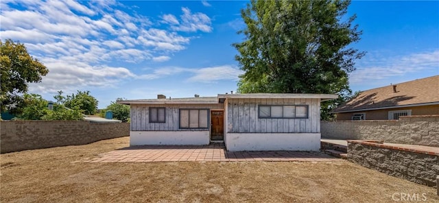 10816 Foothill Blvd, Sylmar, CA 91342 - back of house featuring a patio