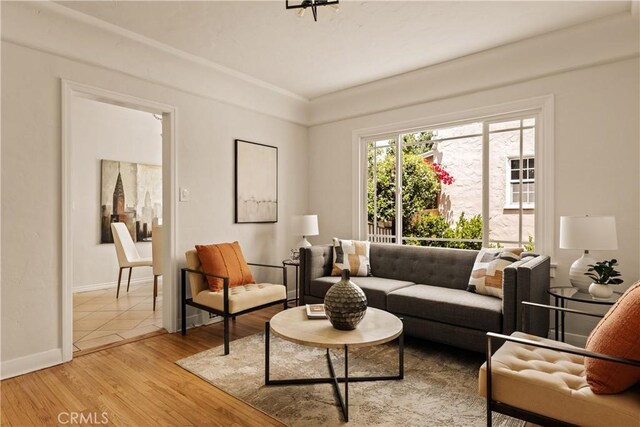3848 Boyce Ave, Los Angeles, CA 90039 - living area featuring light wood-style flooring and baseboards
