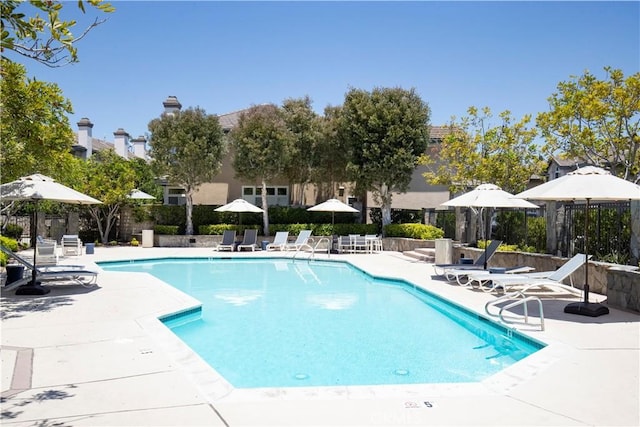 100 Stoney, Laguna Niguel, CA 92677 - community pool with a patio