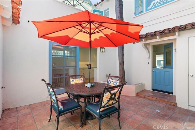 113 Via Yella, Newport Beach, CA 92663 - view of patio / terrace with outdoor dining area