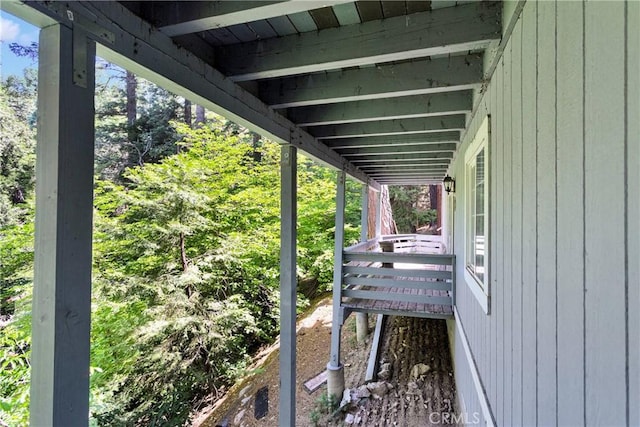 810 Oakmont Ln, Lake Arrowhead, CA 92352 - view of wooden deck