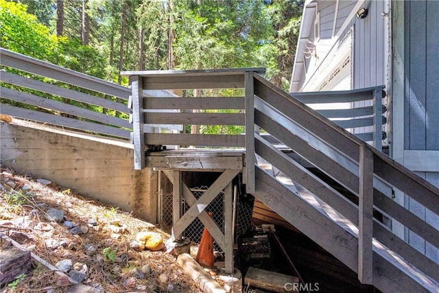 810 Oakmont Ln, Lake Arrowhead, CA 92352 - view of wooden deck