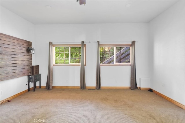 810 Oakmont Ln, Lake Arrowhead, CA 92352 - carpeted empty room with baseboards
