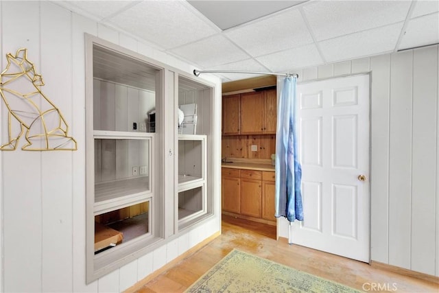 810 Oakmont Ln, Lake Arrowhead, CA 92352 - detailed view of wood finished floors and a drop ceiling
