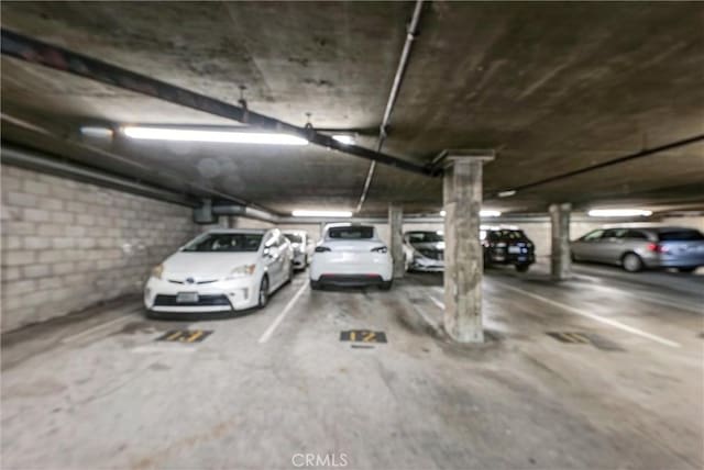 532 N Rossmore Ave Unit 411, Los Angeles, CA 90004 - view of parking deck