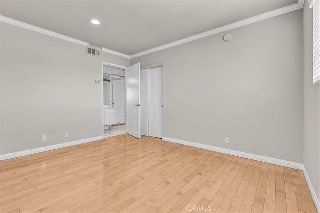 532 N Rossmore Ave Unit 411, Los Angeles, CA 90004 - spare room with light wood-style flooring, crown molding, and recessed lighting
