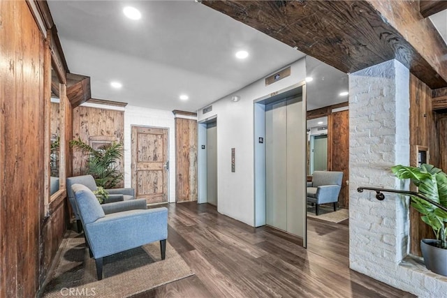 532 N Rossmore Ave Unit 411, Los Angeles, CA 90004 - building lobby with recessed lighting