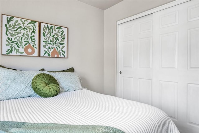 8507 E Heatherview Ln, Orange, CA 92869 - bedroom featuring a closet