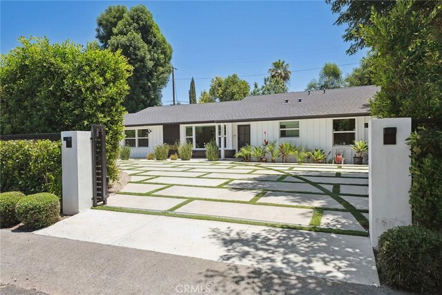 23228 Ostronic Dr, Woodland Hills, CA 91367 - photo 9