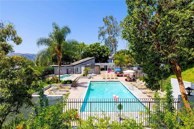 20004 Waverly Glen St Unit 46, Yorba Linda, CA 92886 - community pool with a patio area