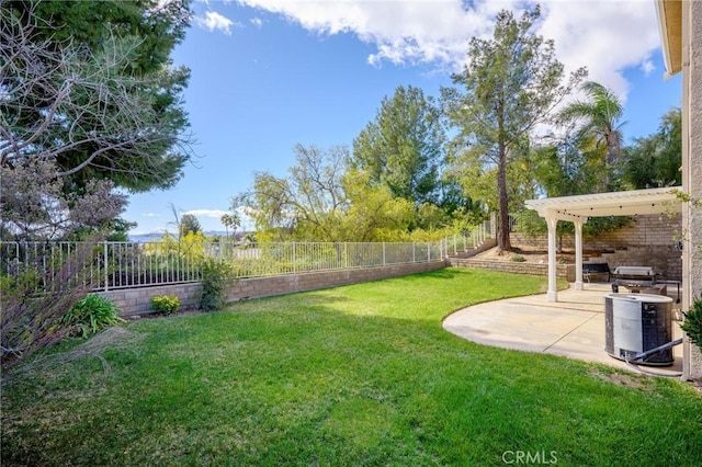 21658 Canyon Heights Cir, Saugus, CA 91390 - fenced backyard featuring a patio area