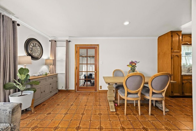 215 Bridewell St, Los Angeles, CA 90042 - dining area with crown molding and recessed lighting