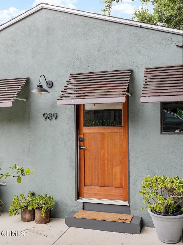 987 Bell St, Pasadena, CA 91104 - entrance to property with stucco siding