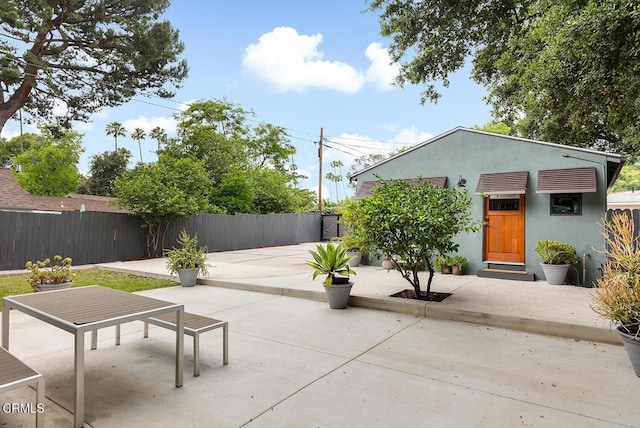 987 Bell St, Pasadena, CA 91104 - view of patio