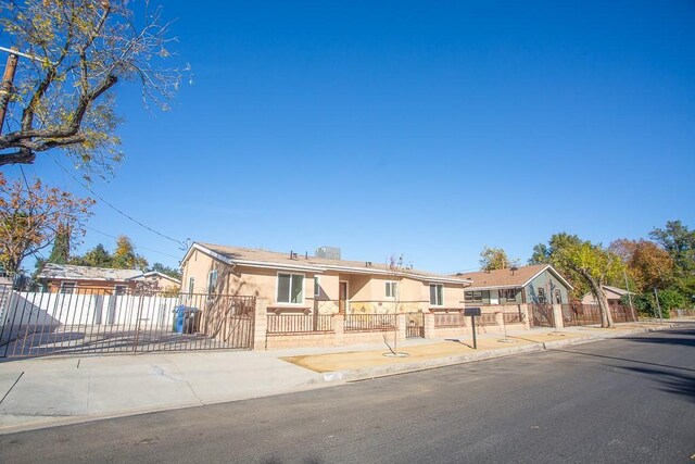 21511 Bassett St, Canoga Park, CA 91303 - photo 34
