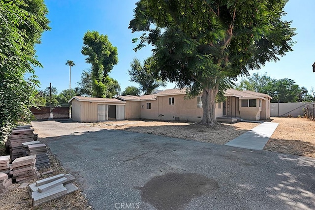 19147 Ingomar St, Reseda, CA 91335 - rear view of property