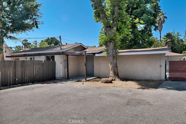 19147 Ingomar St, Reseda, CA 91335 - view of front of property featuring stucco siding