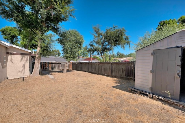 19147 Ingomar St, Reseda, CA 91335 - fenced backyard with a storage shed