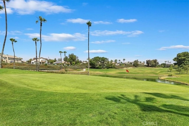 31042 Bunker Dr, Temecula, CA 92591 - surrounding community featuring a water view, golf course view, and a lawn