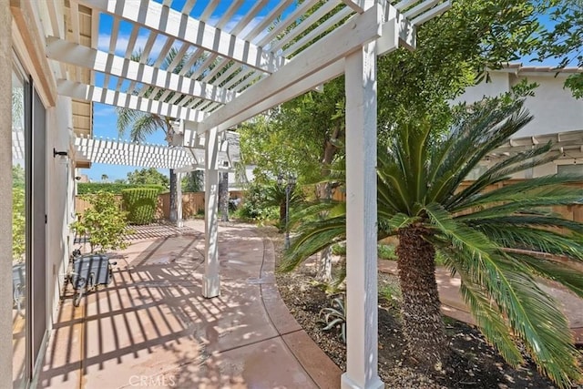 31042 Bunker Dr, Temecula, CA 92591 - fenced backyard featuring a pergola and a patio