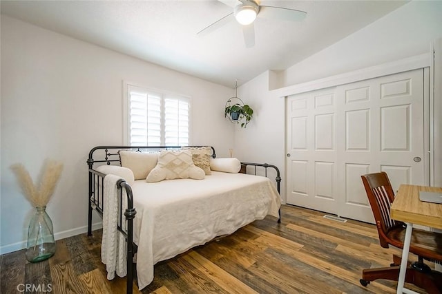 1001 Gibralter Rd, Landers, CA 92285 - bedroom featuring lofted ceiling, a closet, wood finished floors, and ceiling fan