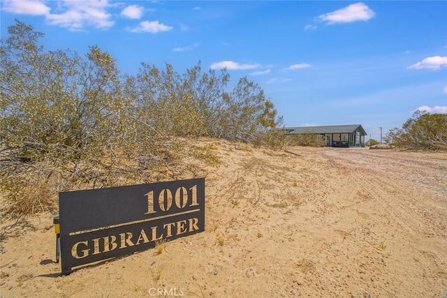 1001 Gibralter Rd, Landers, CA 92285 - view of dirt / gravel road