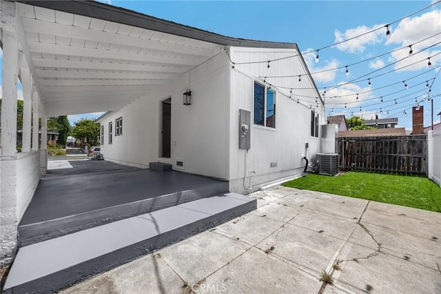 5336 Stratford Rd, Los Angeles, CA 90042 - view of patio with a carport