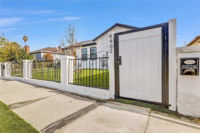 6904 Corbin Ave, Reseda, CA 91335 - gate with a fenced front yard