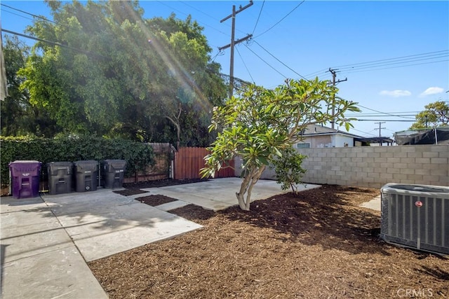 4251 Gundry Ave, Long Beach, CA 90807 - fenced backyard with a patio