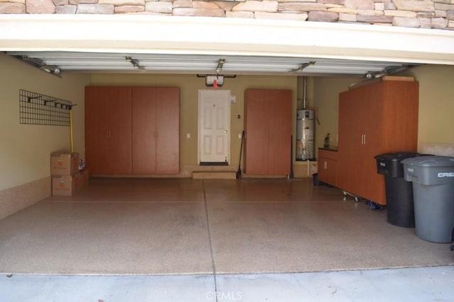 30505 Canyon Hills Rd Unit 1902, Lake Elsinore, CA 92532 - garage with strapped water heater