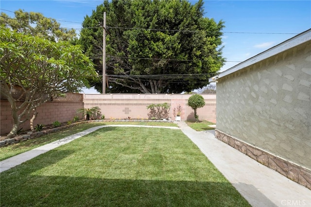2871 Adriatic Ave, Long Beach, CA 90810 - view of yard