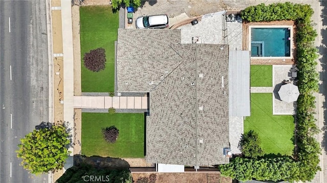 20042 Lassen St, Chatsworth, CA 91311 - aerial view of property and surrounding area featuring a pool