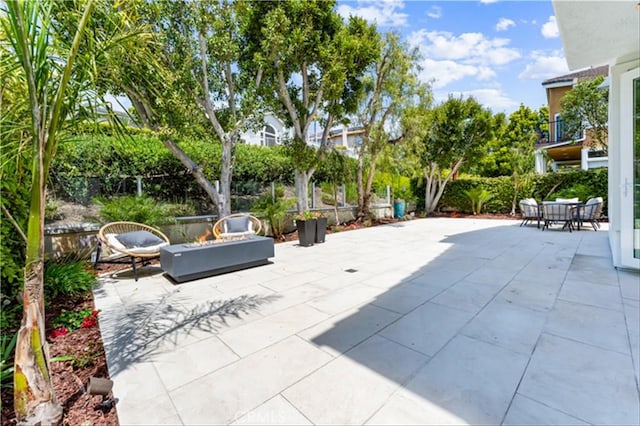 15 Glastonbury Pl, Laguna Niguel, CA 92677 - view of patio featuring an outdoor fire pit