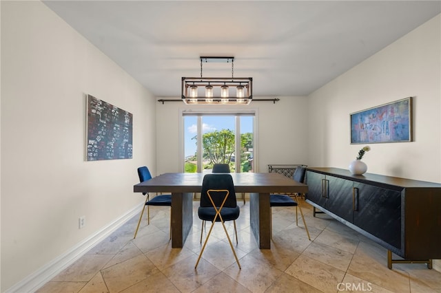 29603 Highpoint Rd, Rancho Palos Verdes, CA 90275 - dining area featuring baseboards