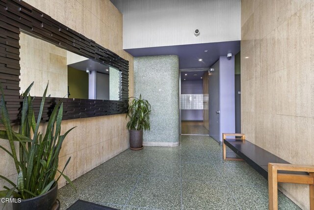 746 S Los Angeles St Unit 1001, Los Angeles, CA 90014 - lobby with a high ceiling