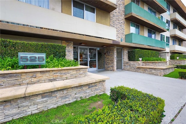 525 N Sycamore Ave Unit 304, Los Angeles, CA 90036 - view of patio