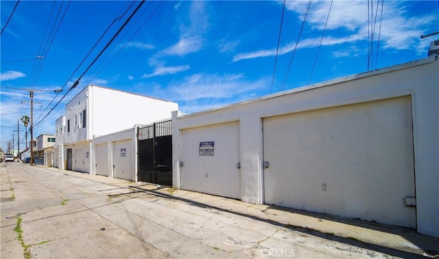 1113 Pacific Ave, Long Beach, CA 90813 - garage with a gate