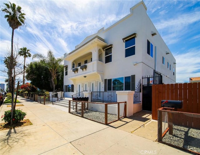 1113 Pacific Ave, Long Beach, CA 90813 - back of property featuring stucco siding
