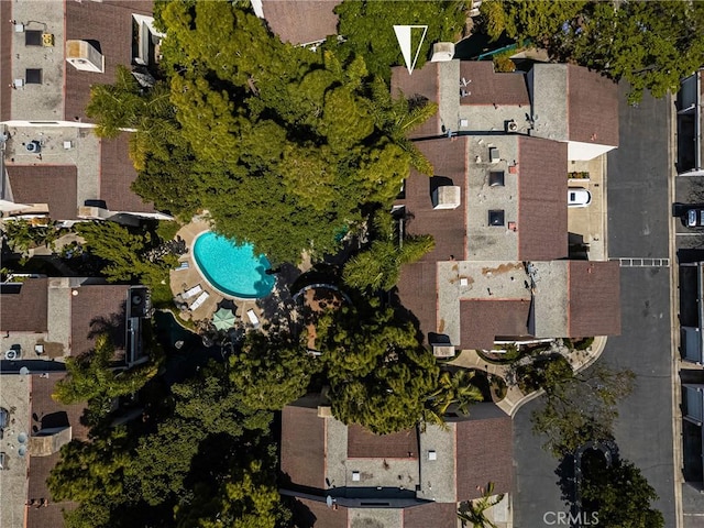 400 Brighton Spgs, Costa Mesa, CA 92627 - aerial view of property's location featuring a pool