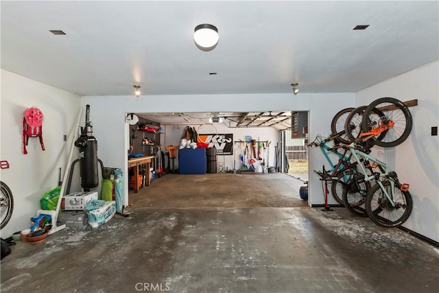 22989 Pine Ln, Crestline, CA 92325 - view of garage