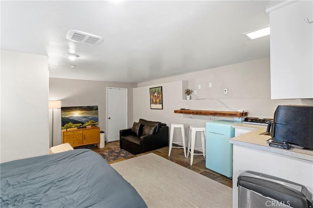 29289 Lake View Dr, Cedar Glen, CA 92321 - bedroom with washer / clothes dryer