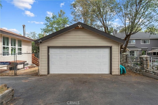 29289 Lake View Dr, Cedar Glen, CA 92321 - garage with asphalt driveway