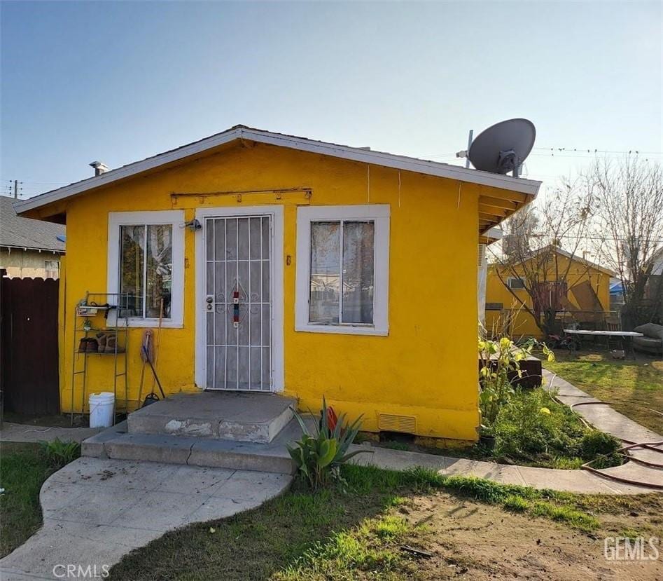 1725 Pacific St, Bakersfield, CA 93305 - photo 1
