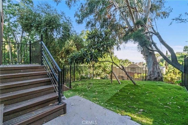 2315 Loma Vista Pl, Los Angeles, CA 90039 - fenced backyard featuring stairs