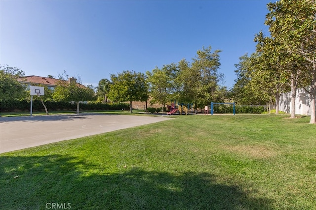 15535 Mallory Ct, Moorpark, CA 93021 - view of green lawn featuring community basketball court