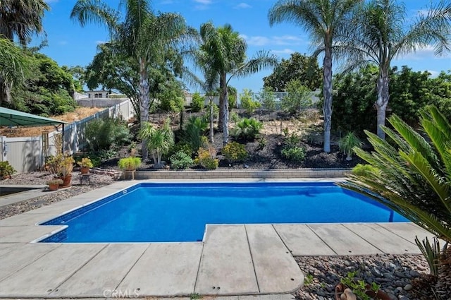 44938 Tehachapi, Temecula, CA 92592 - view of pool featuring a fenced backyard
