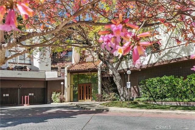 4210 Via Arbolada Unit 317, Los Angeles, CA 90042 - view of front facade with a balcony