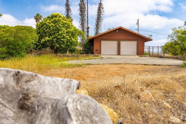 29556 Sierra Rojo Ln, Valley Center, CA 92082 - view of detached garage