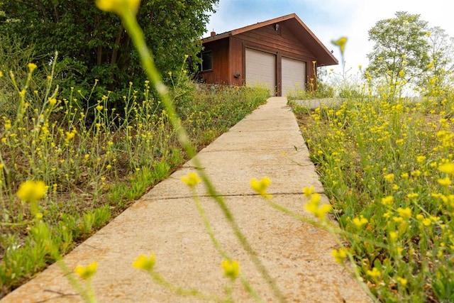 29556 Sierra Rojo Ln, Valley Center, CA 92082 - surrounding community with a detached garage